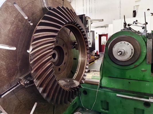 Spiral Bevel Gears With Helix Angle 35° Surface Hardness HRC62 0.2mm Backlash