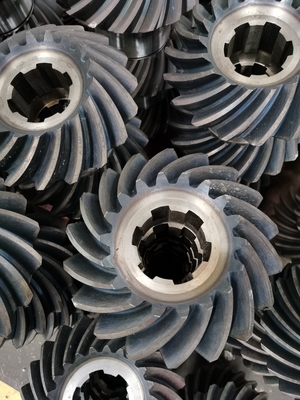20 Teeth Spiral Carburizing Bevel Gears With 2.5 Radial Pitch And DIN 6 Accuracy Grade