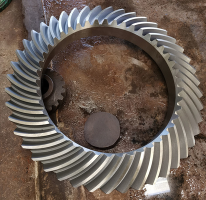 Spiral Bevel Gears With Helix Angle 35° Surface Hardness HRC62 0.2mm Backlash