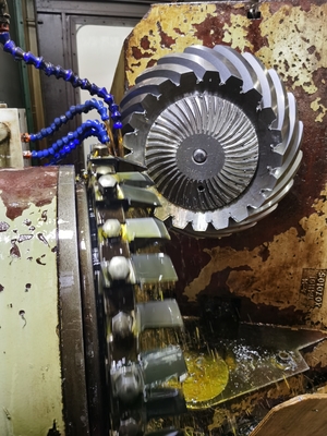 Customized Spiral Bevel Gear Set 18CrNiMo7 Steel Gleason Type Gear Grinding