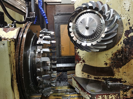 Customized Spiral Bevel Gear Set 18CrNiMo7 Steel Gleason Type Gear Grinding