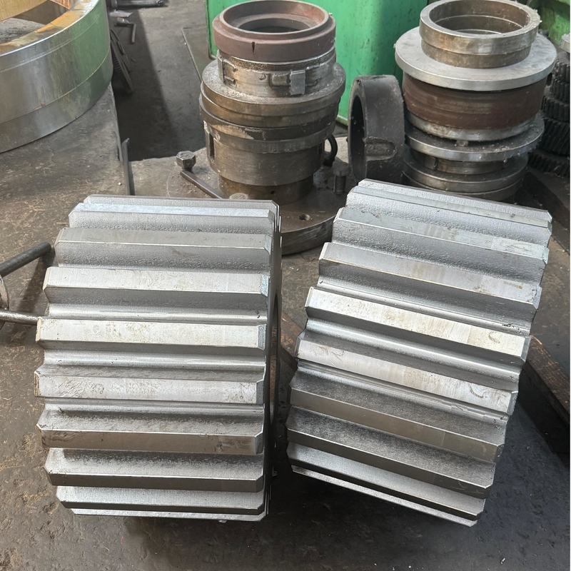 Custom Spur Gears with Rectangular Spline 220-260 HB Hardness