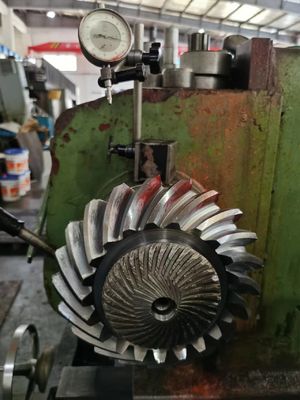 Customized Spiral Bevel Gear Set 18CrNiMo7 Steel Gleason Type Gear Grinding