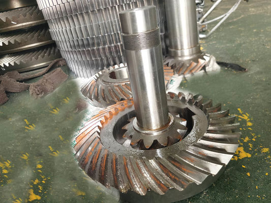 20 Teeth Spiral Bevel Gears With Axial Pitch 2.5 60mm Hole Diameter