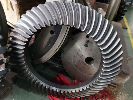 Klingberg Type Spiral Bevel Gear Precision Grinding Gear Set with Right Hand